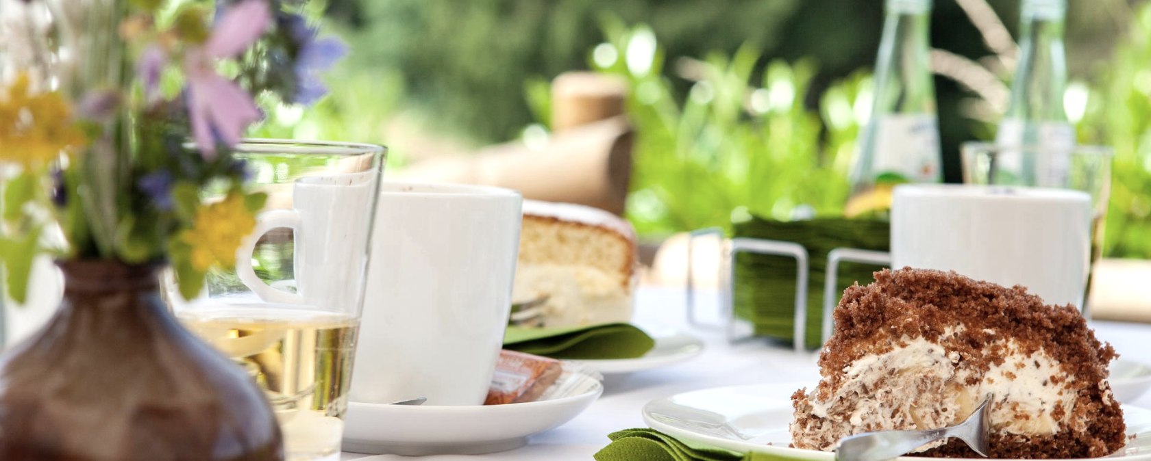 Biergarten&Caf&eacute;, &copy; EifelAdventures