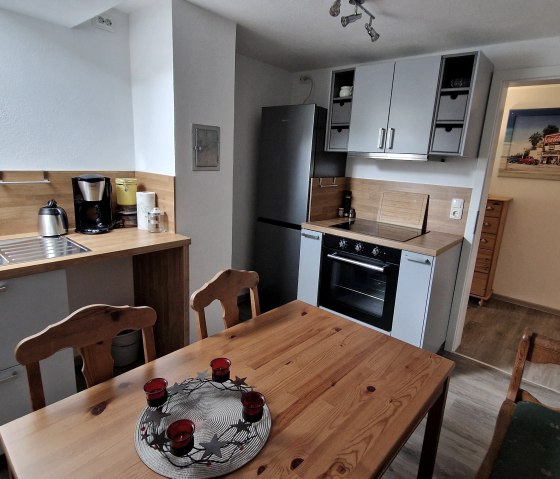 K&uuml;che mit Backofen, K&uuml;hl-und Gefrierschrank