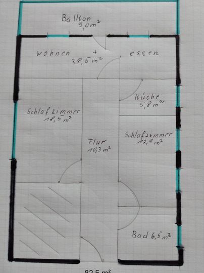 Ein Grundriss eines Hauses mit verschiedenen Räumen. Die Räume sind beschriftet und zeigen jeweils ihre Größe in Quadratmetern.