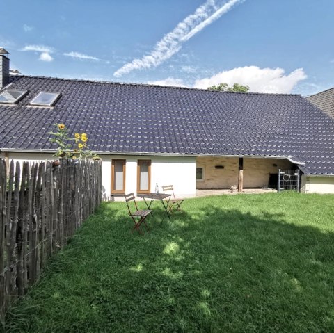 Hausansicht, &copy; Raetz Eifel-Ferienh&auml;user