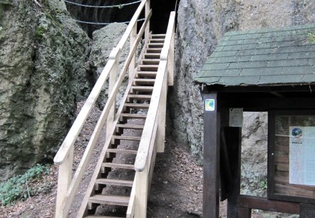 Eingang Buchenlochh&ouml;hle, &copy; Touristik GmbH Gerolsteiner Land