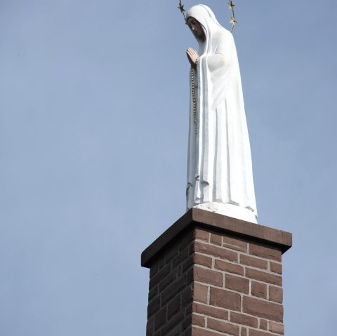 Mariens&auml;ule (2), &copy; Regnery