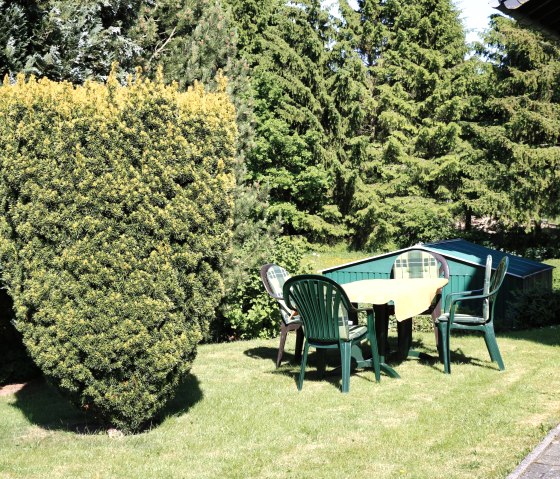 Tuin met zitgedeelte, © Helmut Hell