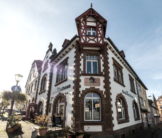 Caf&eacute; Sherlock in de misdaadhoofdstad Hillesheim, &copy; Eifel Tourismus GmbH, D. Ketz