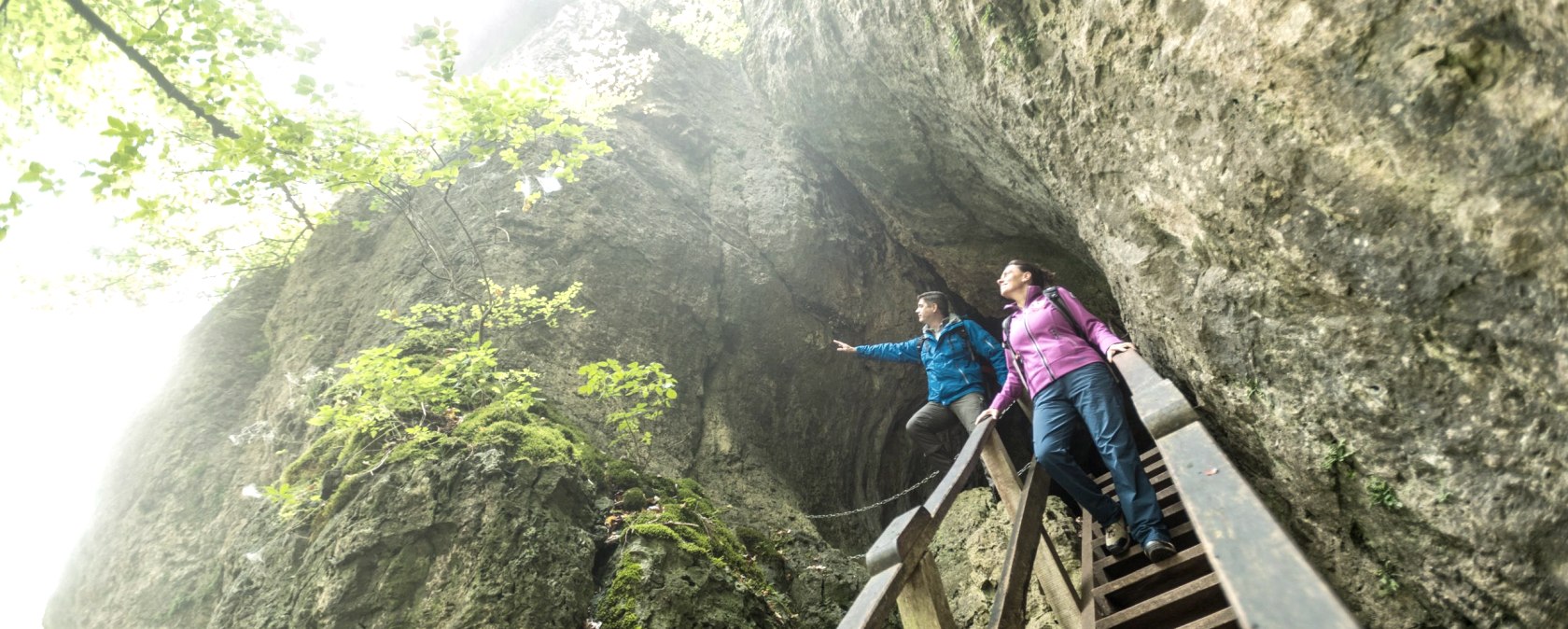 Treppe zur Buchenlochhöhle, © Eifel Tourismus/Dominik Ketz