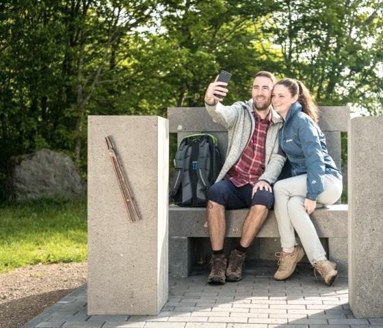 Neem plaats op de troon op het vulkanenpad in de Eifel, © Eifel Tourismus GmbH, D. Ketz