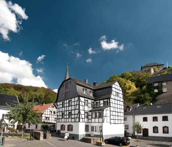 Ahr-fietspad: oude binnenstad Blankenheim met Eifelmuseum, © Eifel Tourismus GmbH/D. Ketz