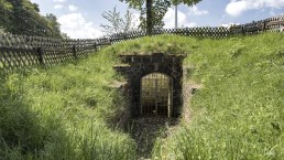 Altstra&szlig;bachquelle, &copy; Sie k&ouml;nnen die Fotos nat&uuml;rlich nutzen, hierbei bitte beim Fotonachweis oben genanntes Copyright angeben.
Bitte die Fotos nur nach R&uuml;cksprache mit uns in den sozialen Medien ver&ouml;ffentlichen, wie m&ouml;chten diese exklusiv halten. Eine Ver&ouml;ffentlichung auf eurer Homepage oder in Prospekten ist kein Problem.