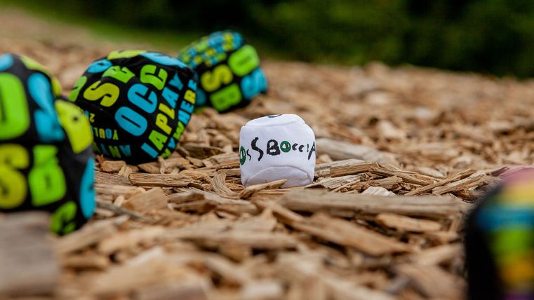 kleine Bälle auf dem Boden