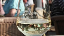 Weinglas, &copy; Esther Diederen, Waldferienpark Gerolstein