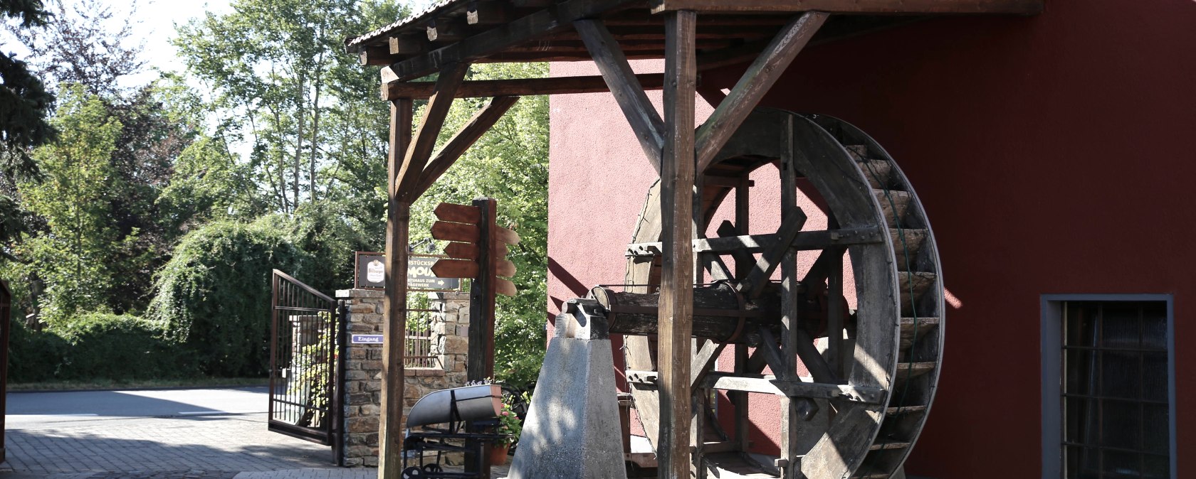 M&uuml;hlrad, &copy; Historische Wasserm&uuml;hle Birgel, Mariette Spohr GmbH