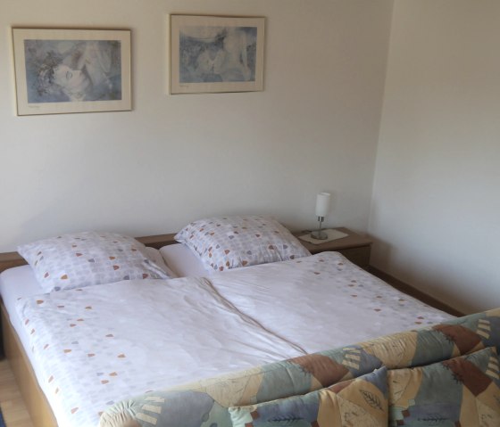 Fewo Peter - Schlafzimmer 1, &copy; Touristik GmbH Gerolsteiner Land > A. Kube