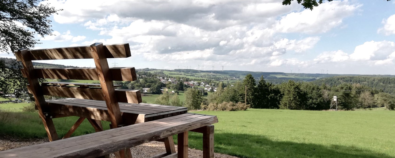 Kerschenbach XXL-Bank, © Nadja Blum, Touristik GmbH Gerolsteiner Land