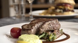 Steak in Brauers 800°C Restaurant, © Brauers Landarthotel
