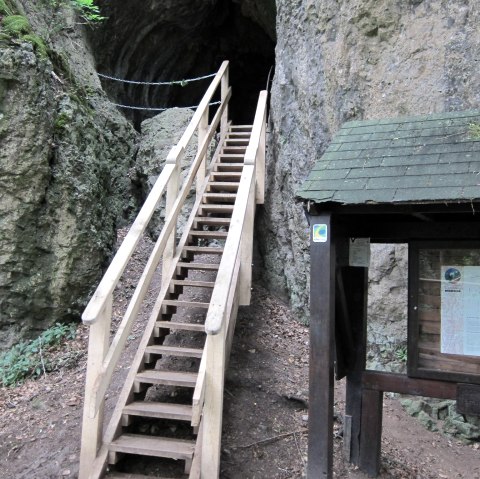 Eingang Buchenlochhöhle, © Touristik GmbH Gerolsteiner Land