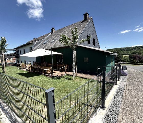 Garten und Terrasse der Pension