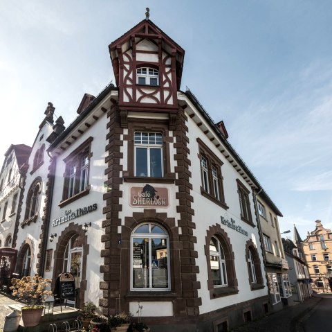 Kriminalhaus mit Café Sherlock, © Eifel Tourismus GmbH, Dominik Ketz
